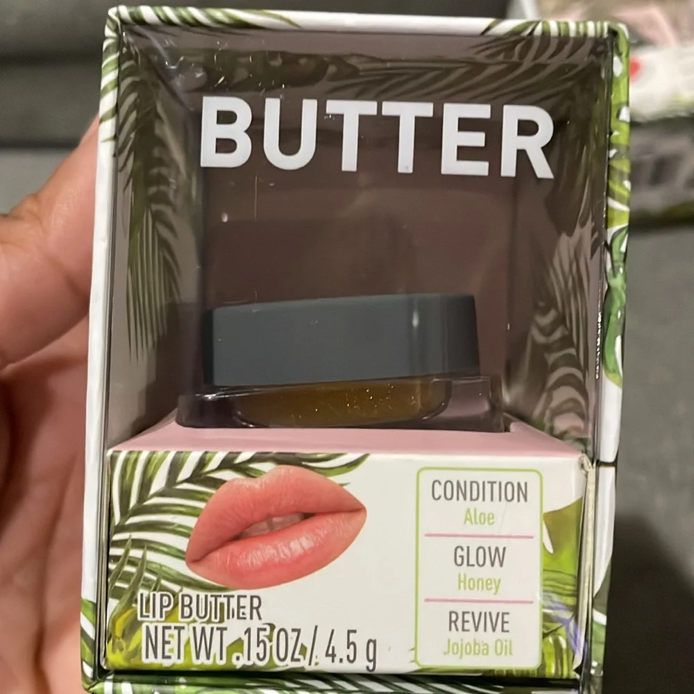 Lique Lip Gloss, Butter, and Balm Set